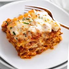 Easy Lasagna Recipe - The Cozy Cook